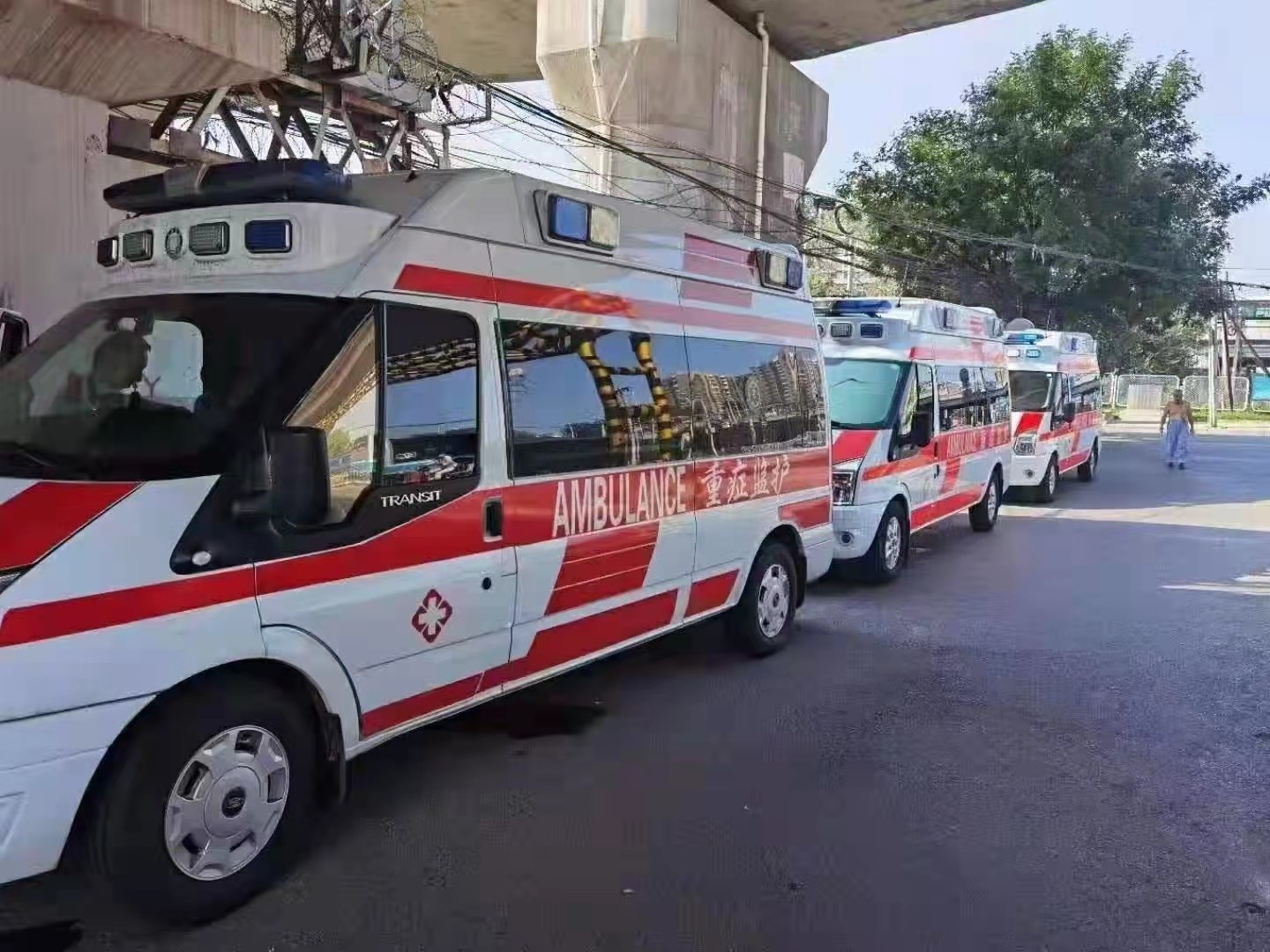 凭祥市救护车出租